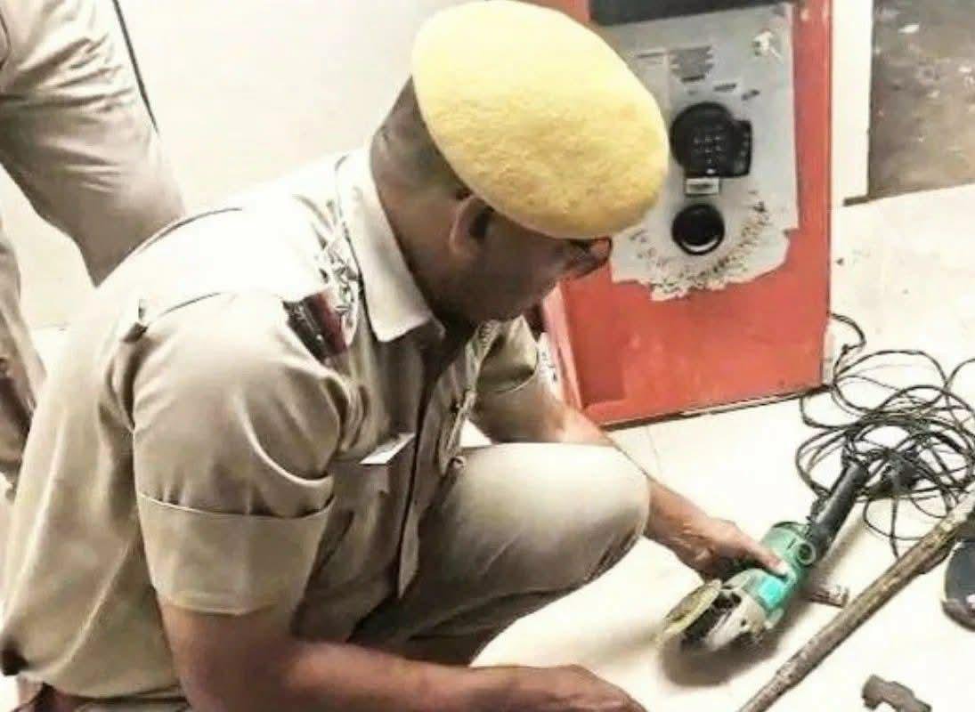 Bharatpur News: भरतपुर में ATM मशीन काटने पहुंचे बदमाशों को कांस्टेबल ने शटर गिराकर अंदर किया बंद, 3 शातिर गिरफ्तार